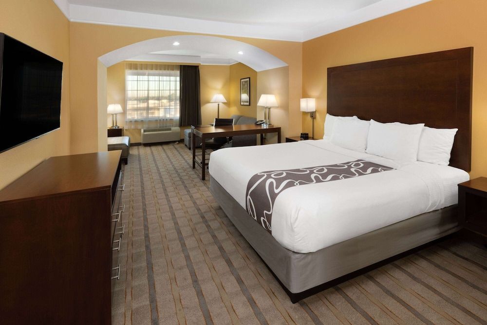undefined La Quinta Inn & Suites by Wyndham Houston NW Beltway8/WestRD 4