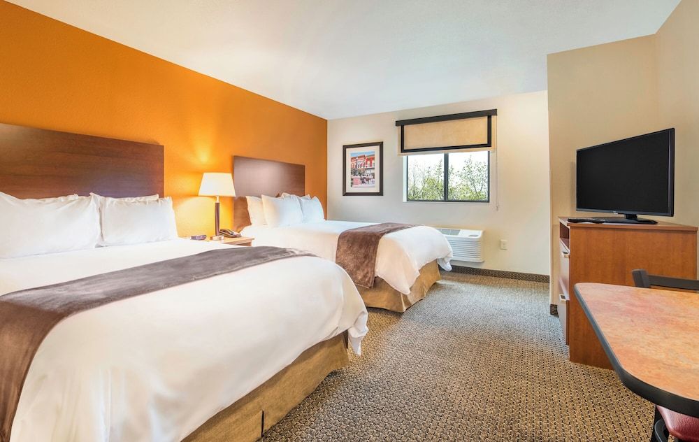 Room, 2 Queen Beds, Connecting Rooms (Hearing Impaired)