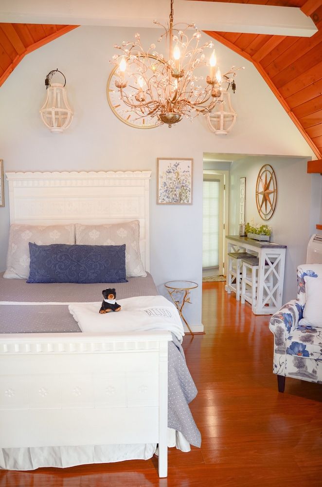 Trailside Cottage
