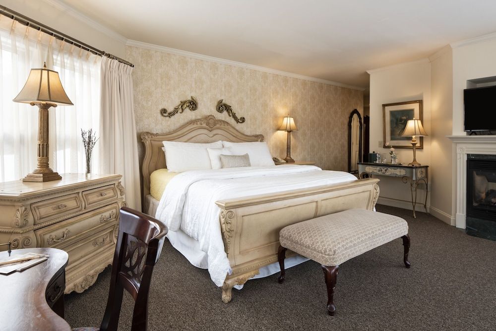 Mt. Washington Suite