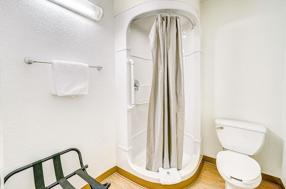 Motel 6 Thornton, CO Standard Room, 1 Double Bed, Non Smoking 5