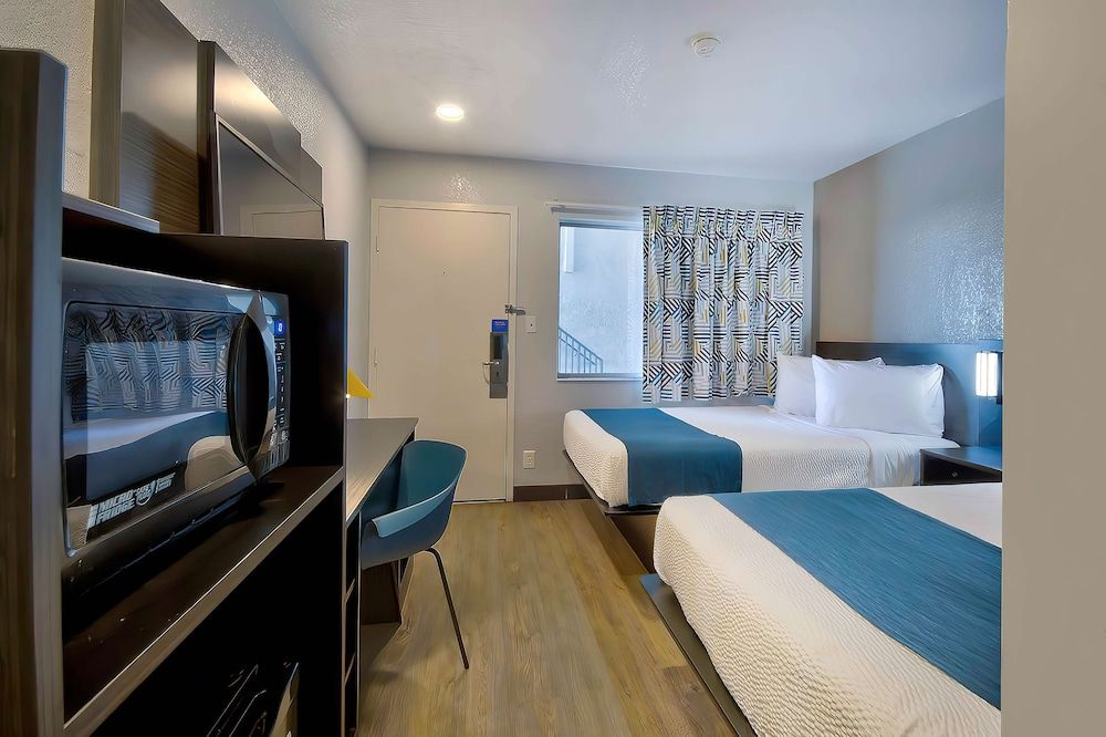 Standard Room, 2 Double Beds, Non Smoking