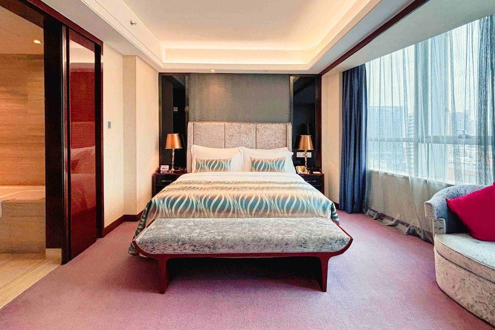 Business Suite, 1 King Bed