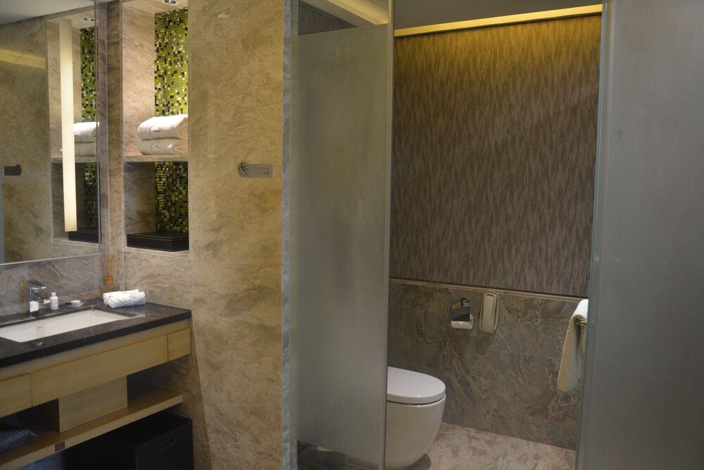 Superior Business Room