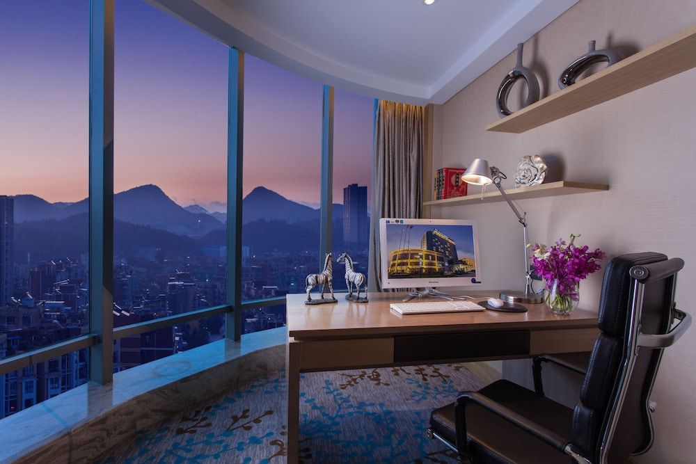 Superior Business Room
