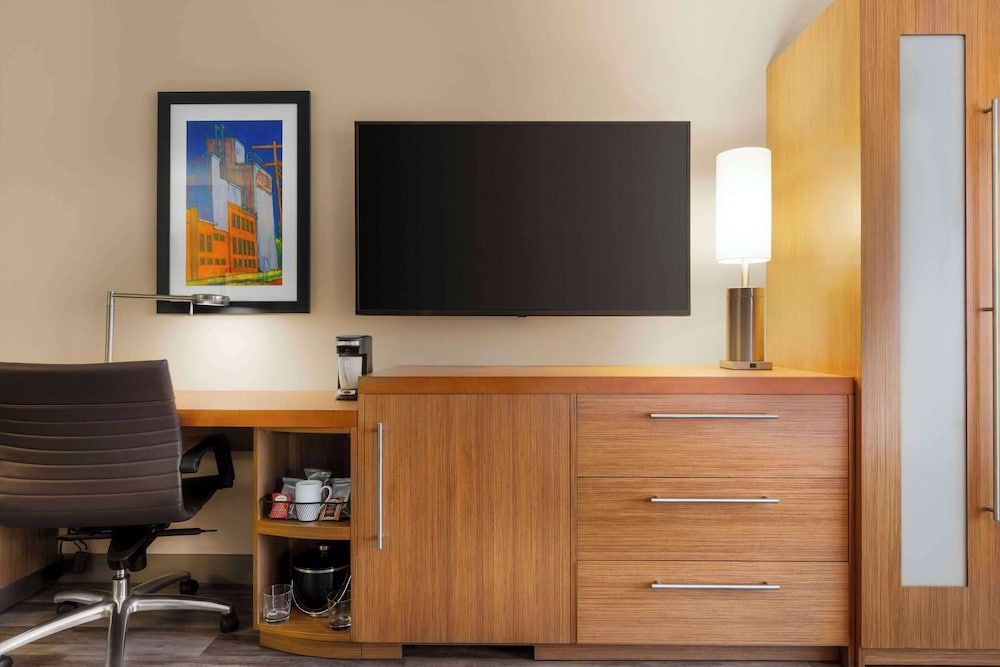 Room, 1 King Bed (High Floor)