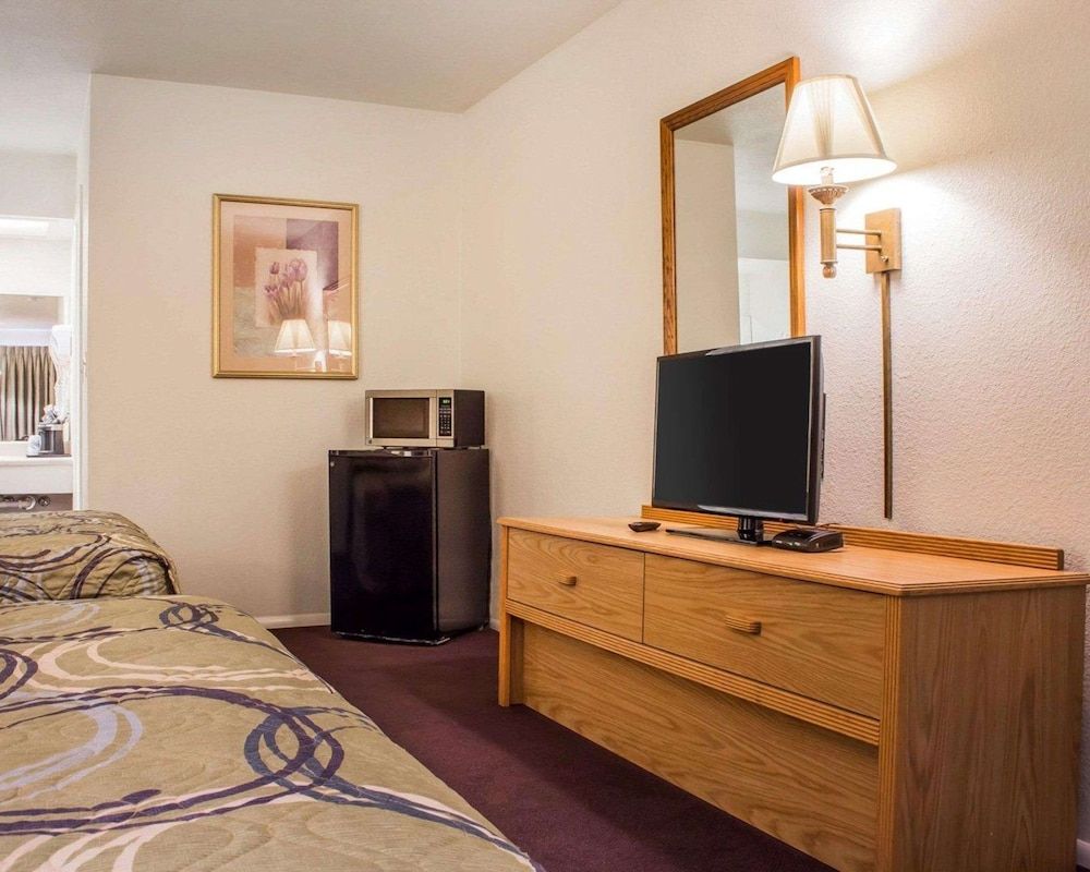 Standard Room, 2 Queen Beds, Non Smoking