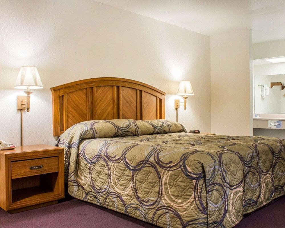 Standard Room, 2 Queen Beds, Non Smoking (Pet Friendly)