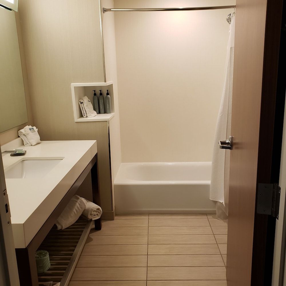 Room, 2 Queen Beds (Mobility/Hearing Accessible, Tub)