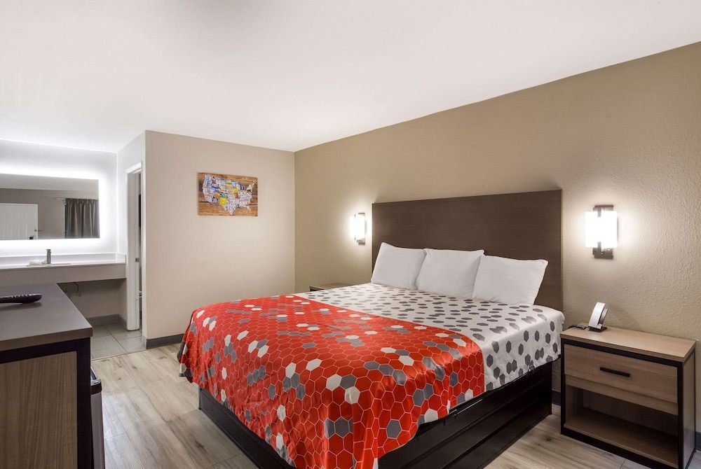 Standard Room, 1 King Bed, Non Smoking