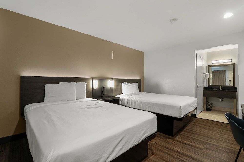 Motel 6 Escondido, CA Deluxe Room, 2 Double Beds, Non Smoking, Refrigerator 2