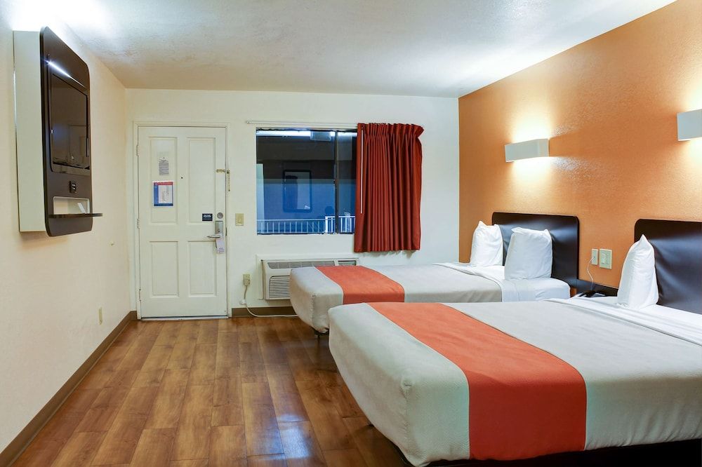 Standard Room, 2 Queen Beds, Non Smoking