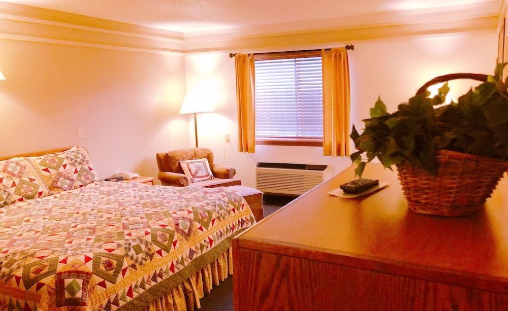 Covered Wagon Motel Standard Room, 1 King Bed, Accessible, Non Smoking