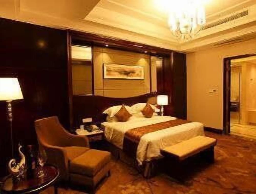 Ramada Changzhou Room, 1 King Bed, Accessible 2