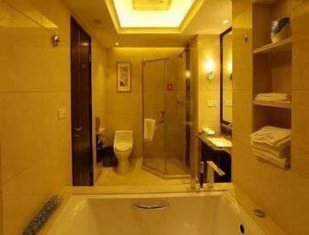 Ramada Changzhou Room, 1 King Bed, Accessible