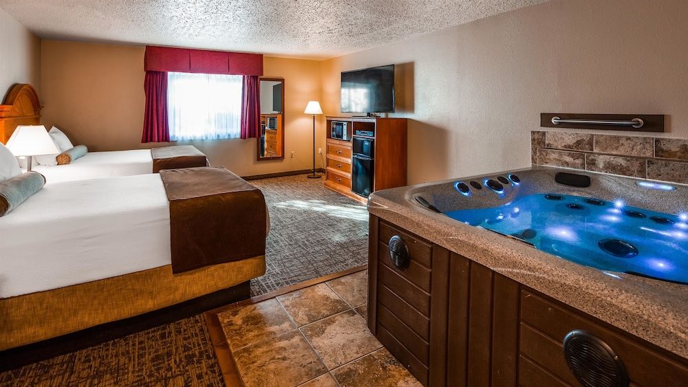 Best Western Bidarka Inn Standard Room, 2 Queen Beds, Non Smoking, Hot Tub