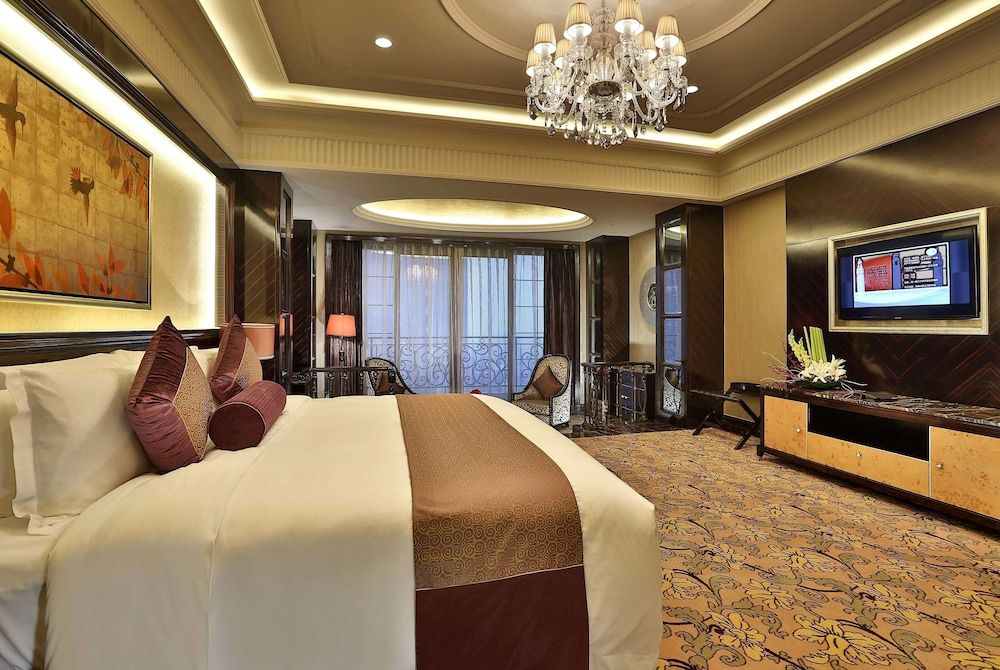 Executive Room, 1 King Bed, Smoking