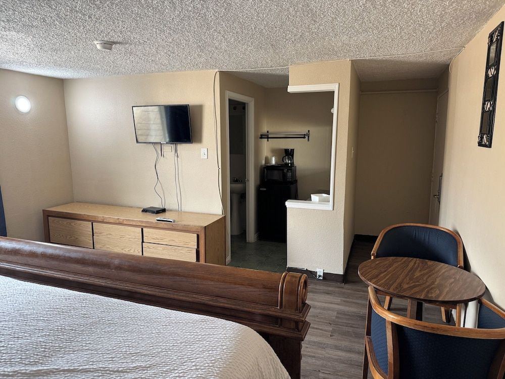 Safari Motel Standard Room, 1 King Bed 21