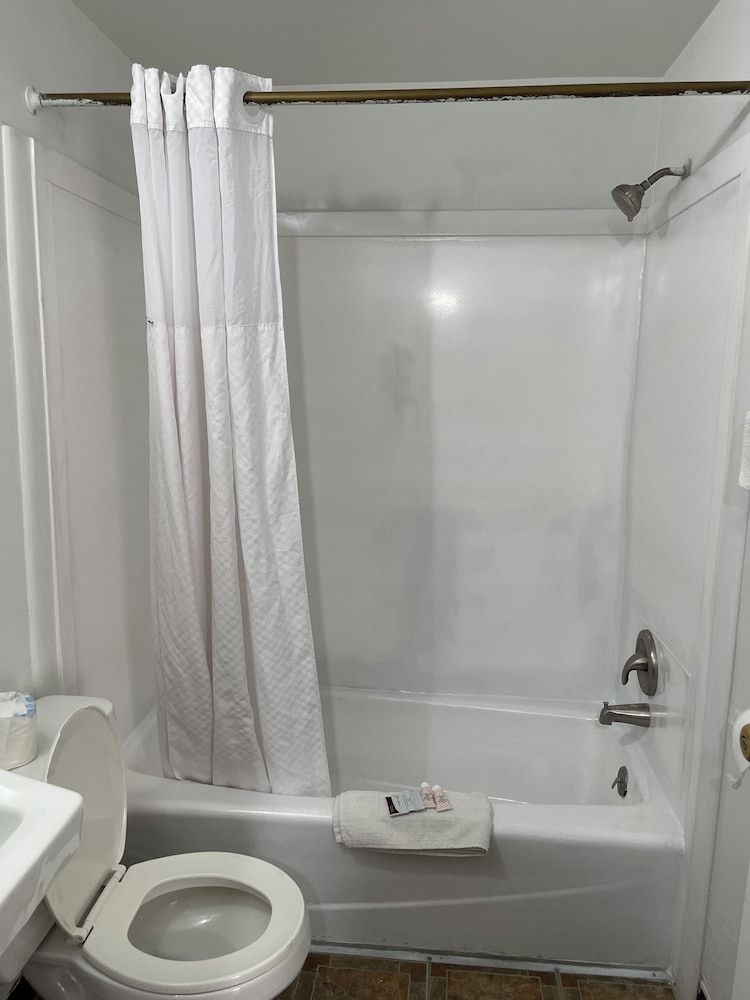 Safari Motel Standard Room, 1 Queen Bed 8