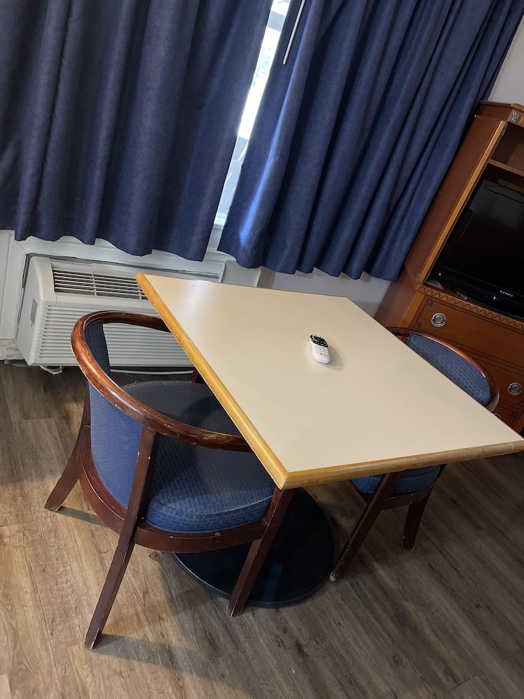 Safari Motel Standard Room, 1 Queen Bed 9