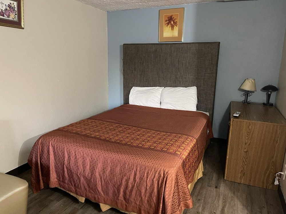 Safari Motel Standard Room, 1 Queen Bed 4