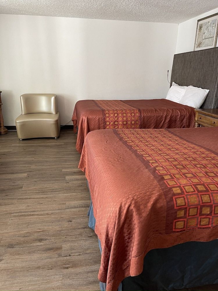 Safari Motel Standard Room, 2 Queen Beds 2