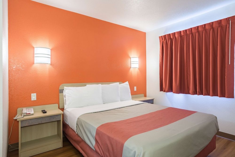 Standard Room, 1 King Bed, Non Smoking