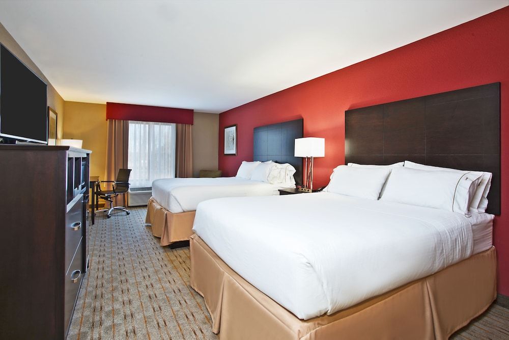 Suite, 2 Queen Beds, Non Smoking