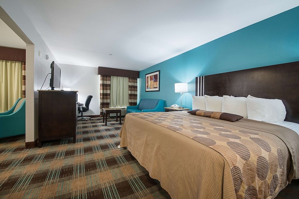 Best Western Plus Deridder Inn & Suites Suite, 1 King Bed, Non Smoking, Jetted Tub 2