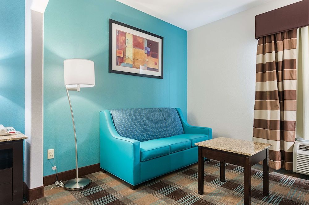 Best Western Plus Deridder Inn & Suites Suite, 1 King Bed, Non Smoking, Jetted Tub 9