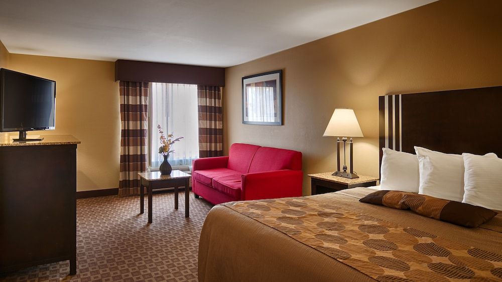 Best Western Plus Deridder Inn & Suites Suite, 1 King Bed, Non Smoking, Jetted Tub 7