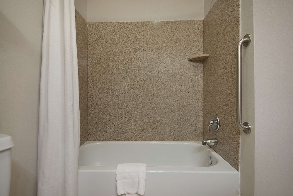 Best Western Plus Deridder Inn & Suites Suite, 1 King Bed, Non Smoking (Dining Table) 4