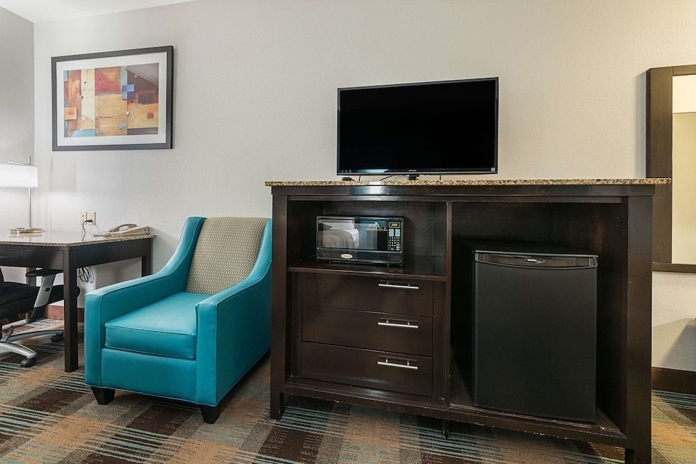 Best Western Plus Deridder Inn & Suites Standard Room, 1 King Bed, Accessible, Non Smoking 6