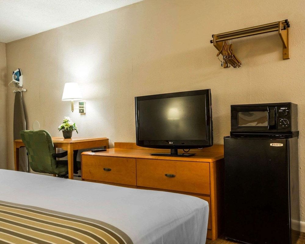 Standard Room, 1 King Bed, Smoking