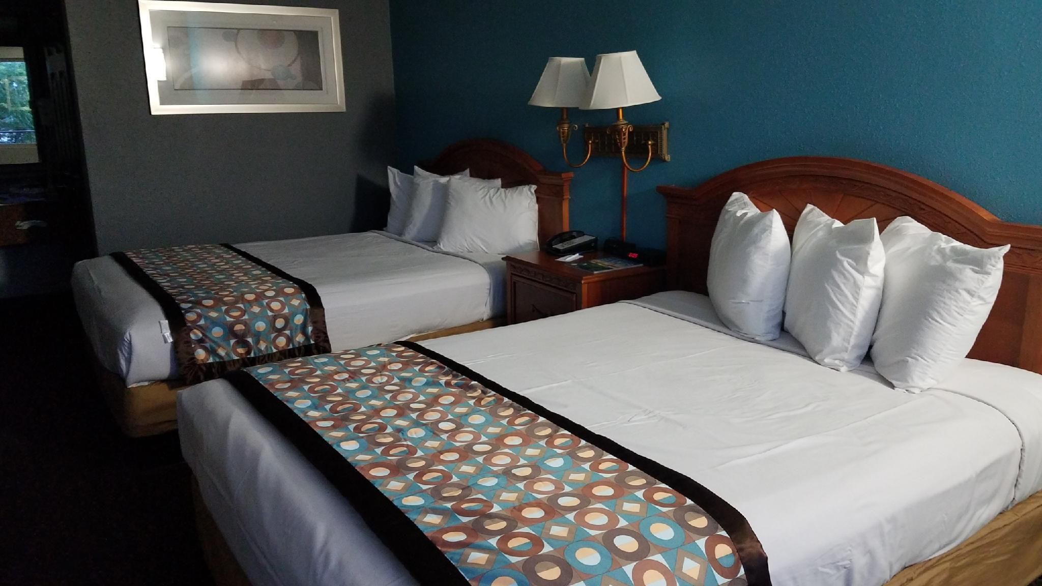 2 Queen Beds Non-Smoking