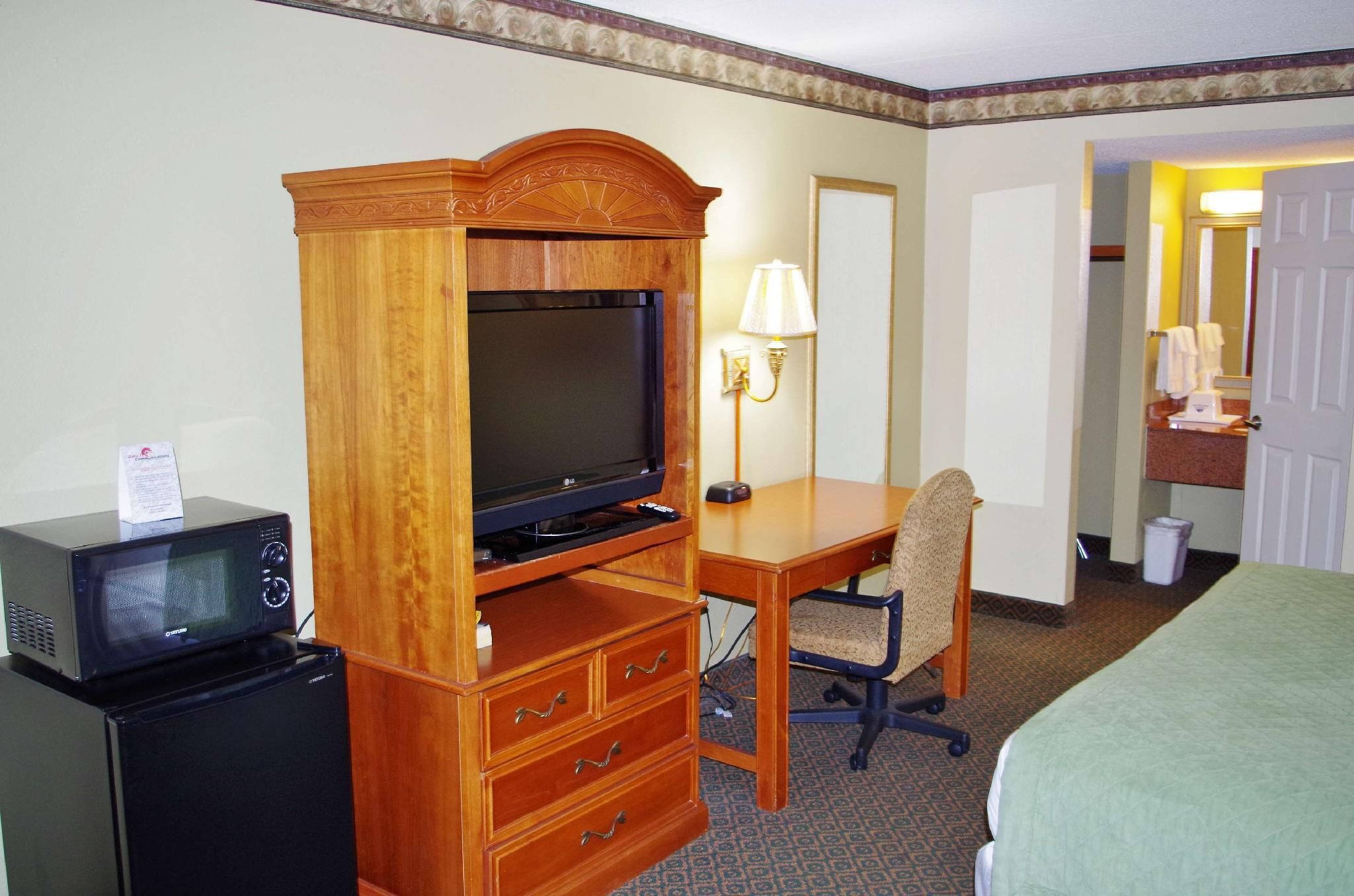 1 King Bed Non-Smoking