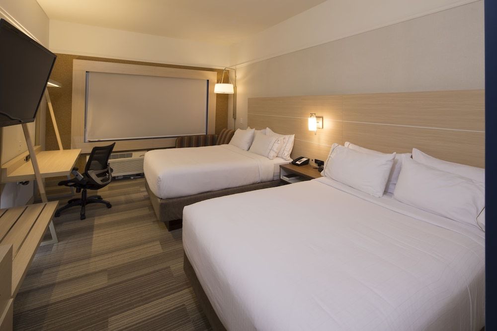 Suite, 2 Queen Beds, Accessible (Mobility, Accessible Tub)