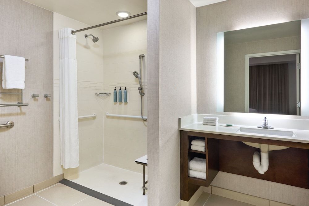 Suite, 1 Bedroom (Hearing Accessible)