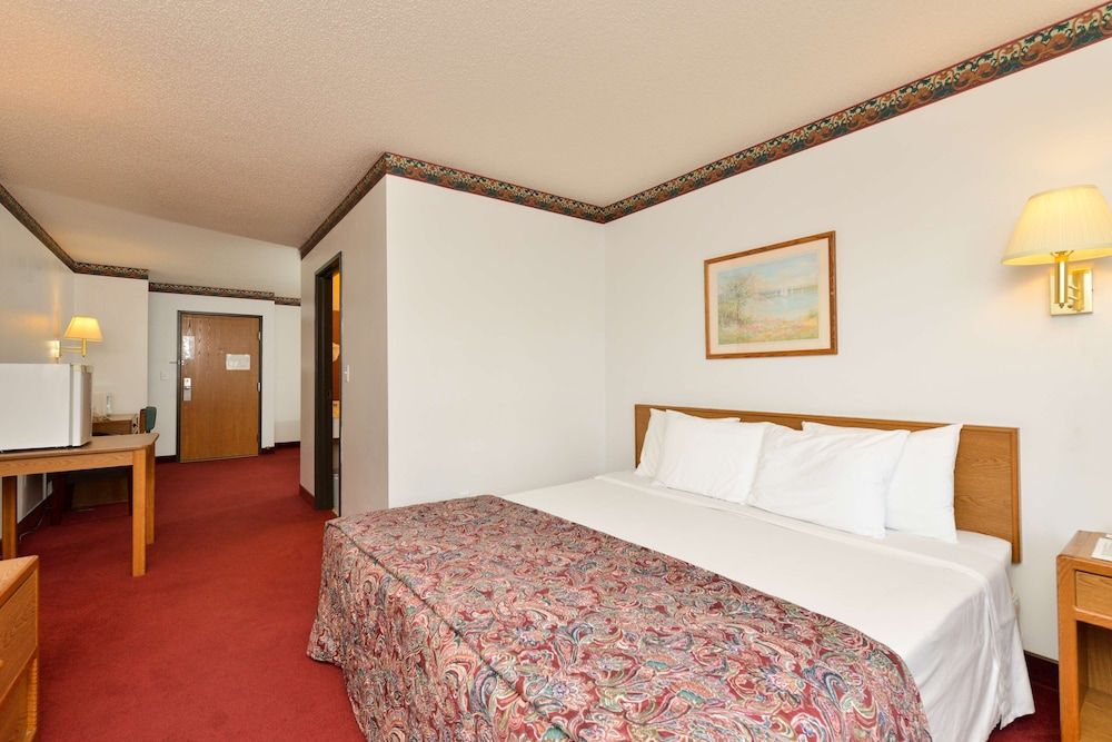 Suite, 1 King Bed, Non Smoking