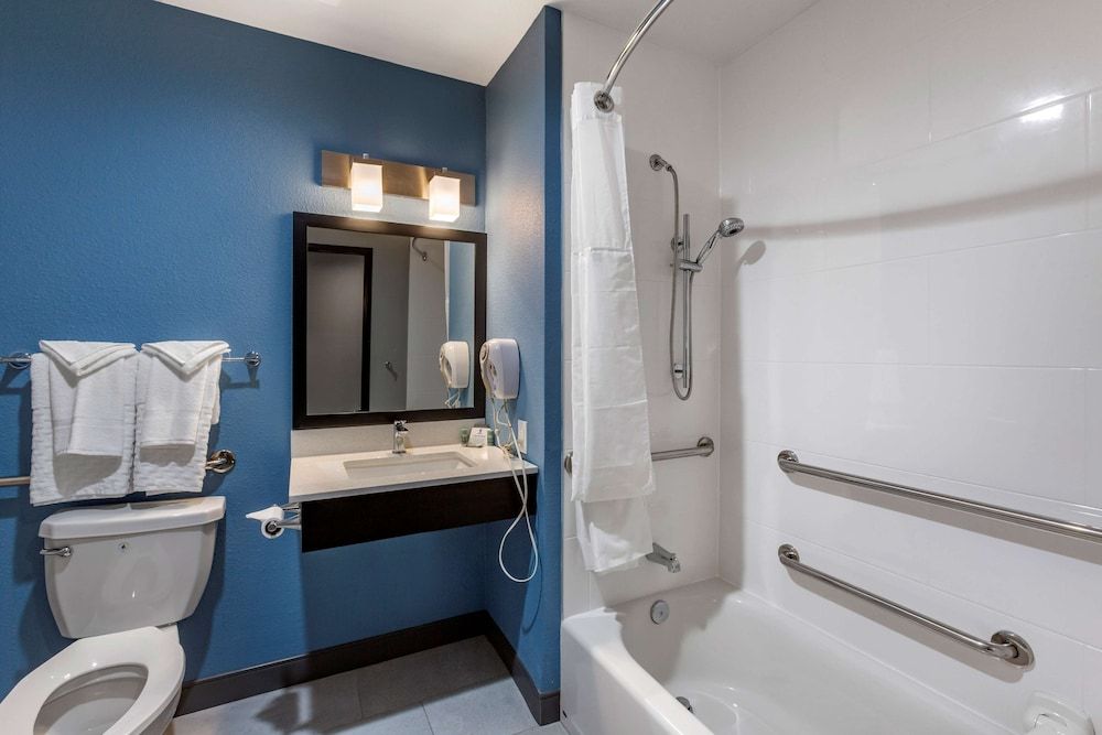 Standard Room, 2 Queen Beds, Accessible, Refrigerator & Microwave (Pet Friendly)