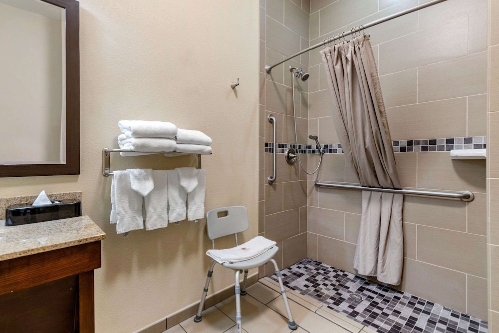 Room, 2 Queen Beds, Accessible, Non Smoking