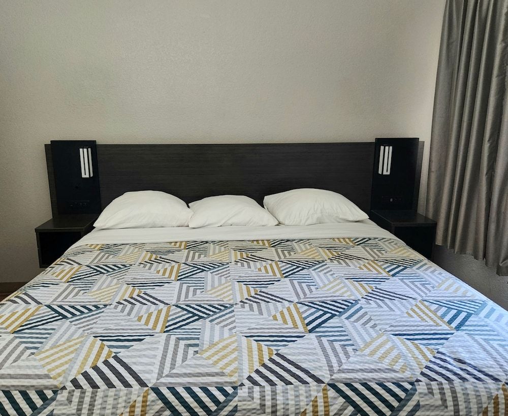 Room, 1 King Bed, Non Smoking