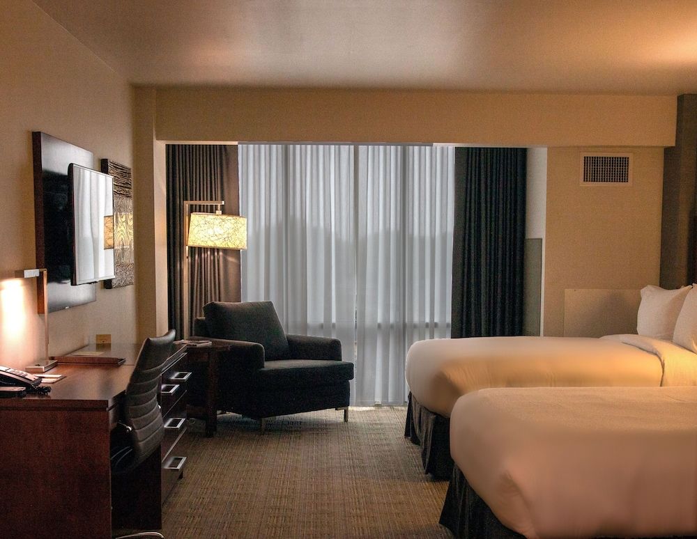 DoubleTree by Hilton Omaha Southwest Room, 2 Queen Beds 3