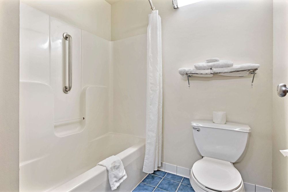 Suite, 1 King Bed, Non Smoking, Refrigerator & Microwave