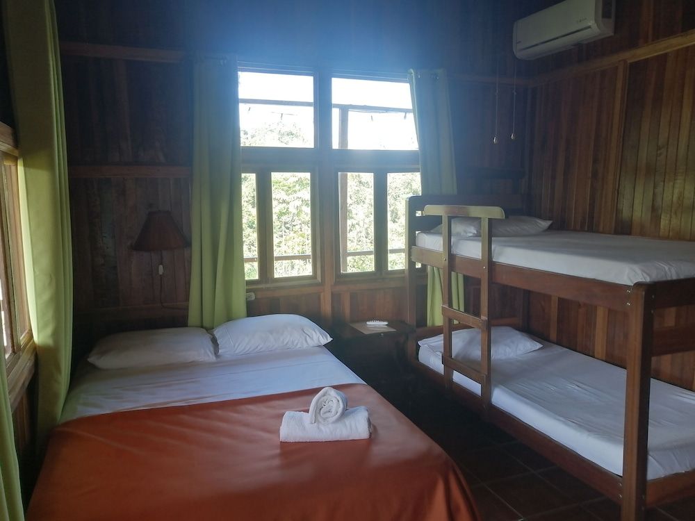 House, 4 Bedrooms