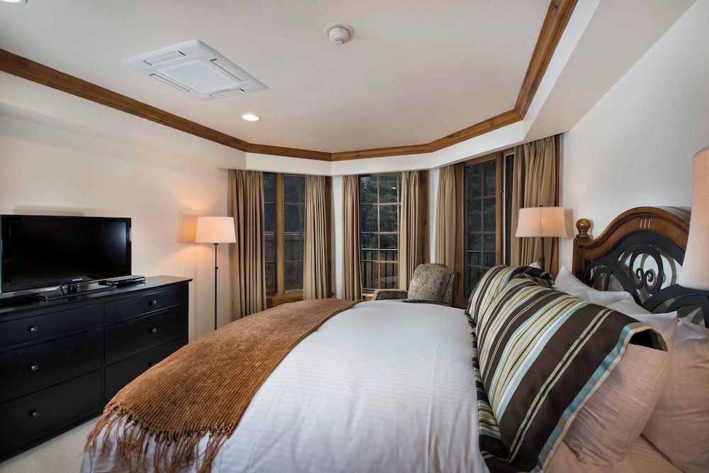 Gravity Haus Vail Three Bedroom Slopeside Condo (No Pets)