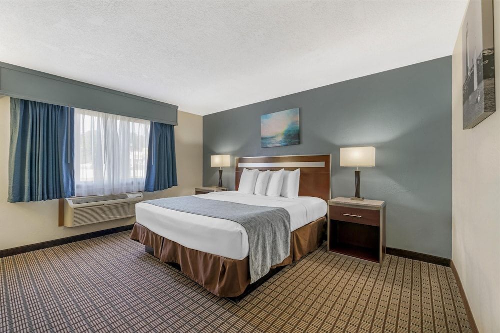 Best Western Maritime Inn Standard Room, 1 King Bed, Accessible, Refrigerator & Microwave