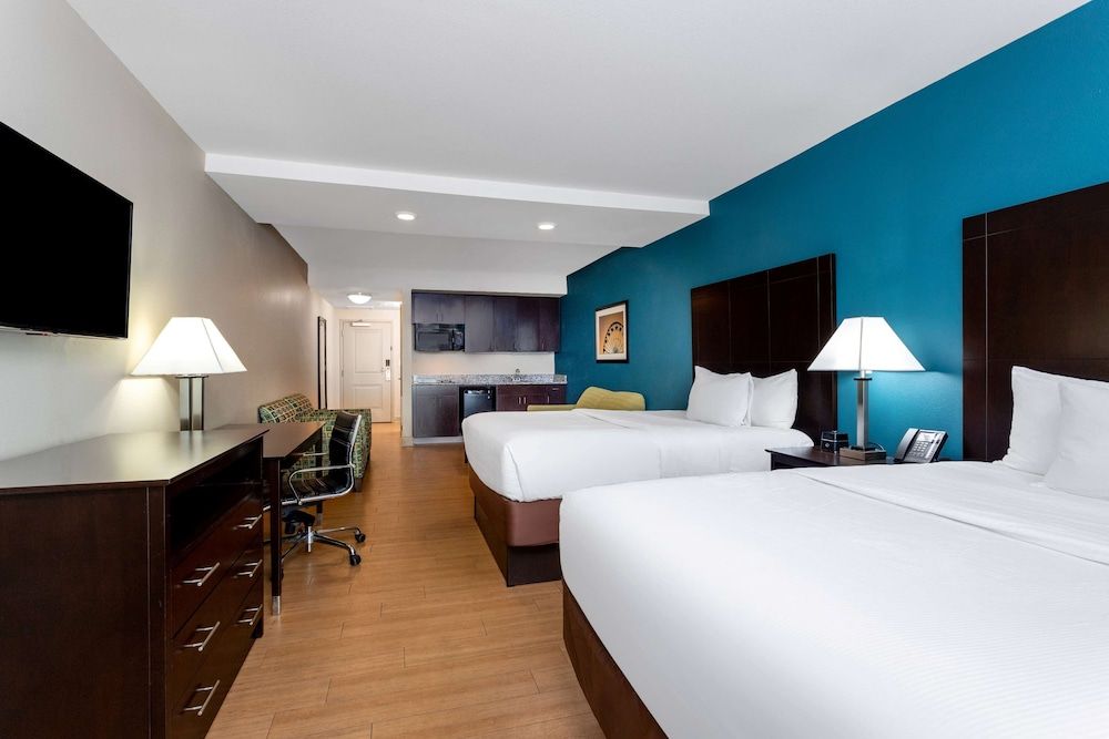 undefined La Quinta Inn & Suites by Wyndham Ocean City 2