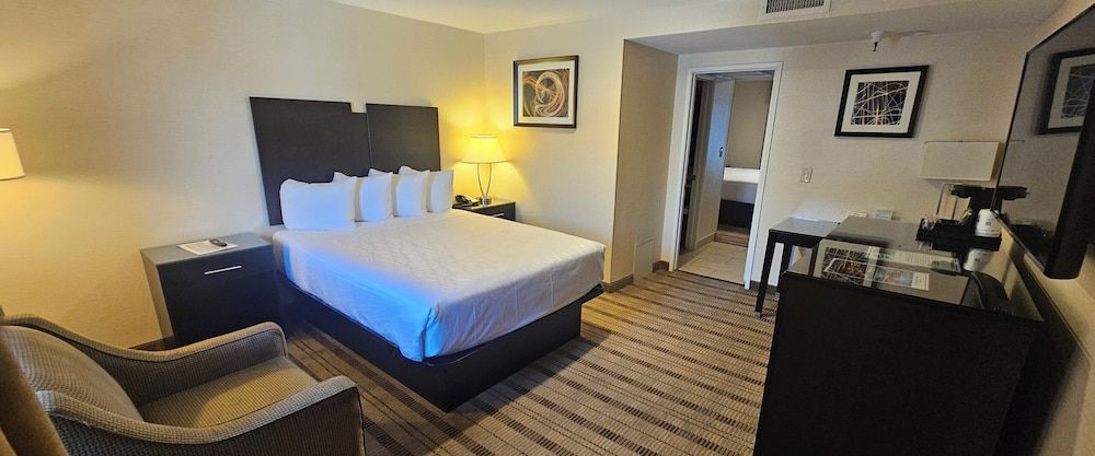 Best Western Pasadena Royale Inn & Suites Suite, Multiple Beds, Non Smoking, Refrigerator & Microwave