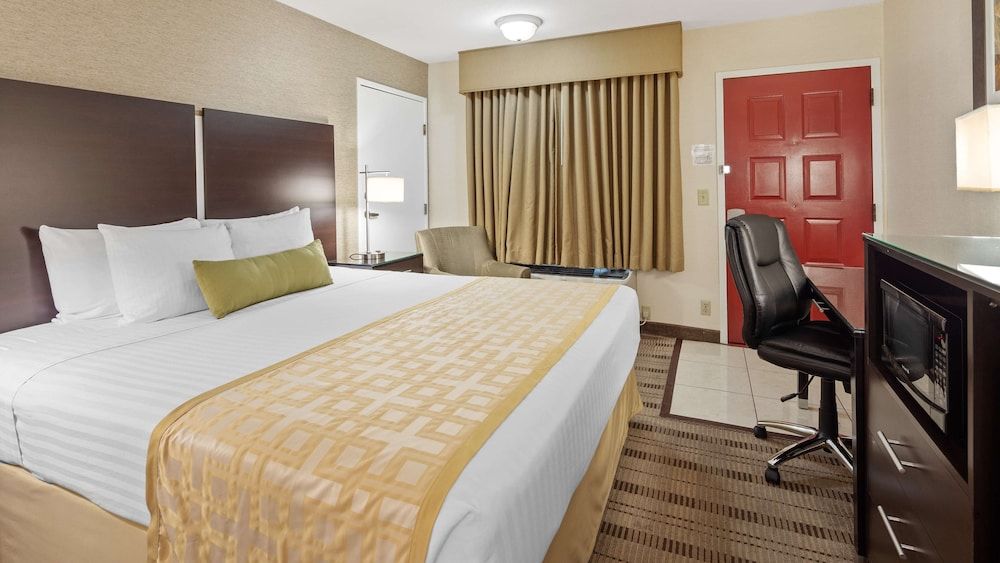 Best Western Pasadena Royale Inn & Suites Standard Room, 1 King Bed, Non Smoking, Refrigerator 2